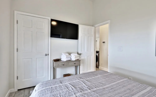 photo 4 of Rutland's Hidden Gem: 2 Br/1ba Renovated Home Close To Everything 2 Bedroom Home