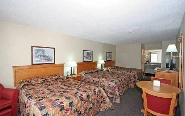 photo 3 of Carolina Inn & Suites of Lake Norman