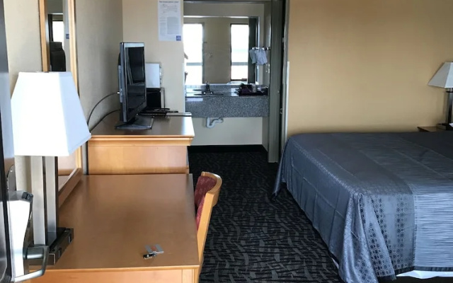 photo 5 of Carolina Inn & Suites of Lake Norman