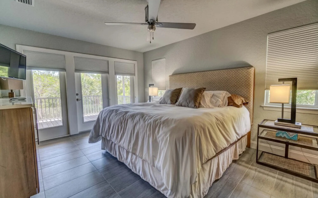 photo 4 of Sable Palm Hidden Gem 4 Bedroom Home by Redawning
