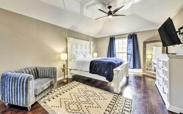 photo 4 of Saint Charles House Near Historic Downtown!