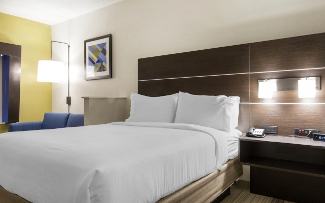 photo 3 of Holiday Inn Express & Suites Chicago West - St Cha