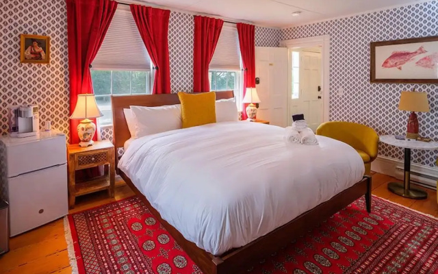 photo 4 of Sally Webster Inn