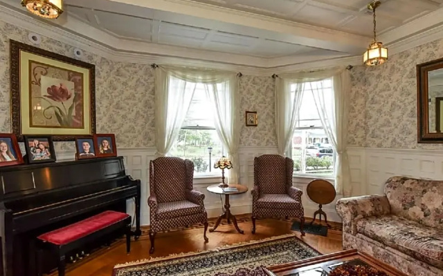 photo 2 of Saltair Inn Waterfront B&B