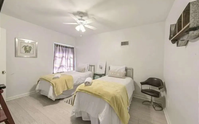 photo 4 of Salty Bungalow Azul