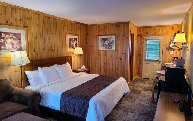 photo 3 of Green River Lodge