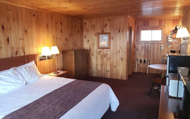 photo 5 of Green River Lodge
