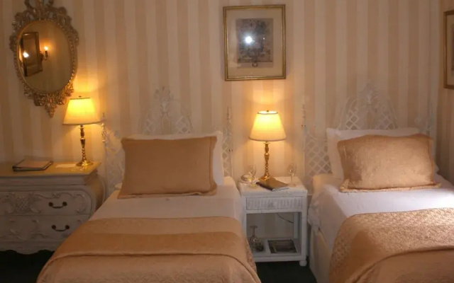 photo 2 of Samuel Durfee House B&B