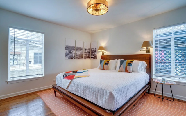 photo 4 of San Antonio Vacation Rental ~ 7 Mi to River Walk!