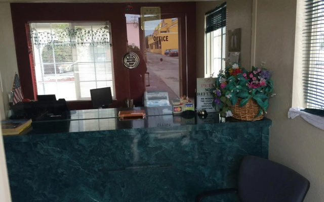 photo 2 of San Carlos Inn