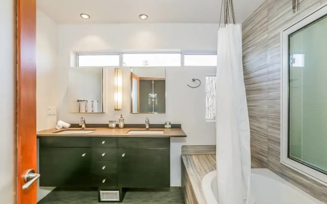 photo 2 of San Juan Avenue Exclusive 4BR