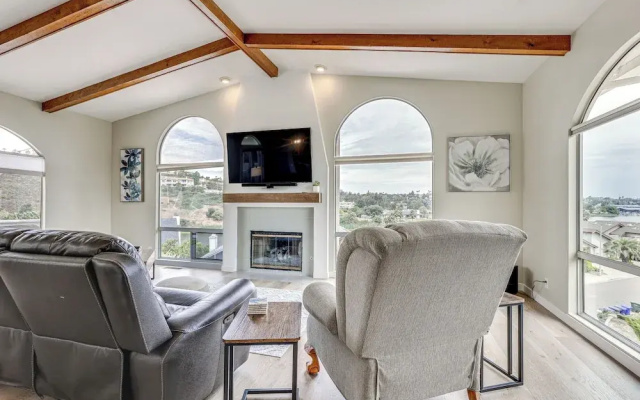 photo 2 of San Marcos Getaway w/ Deck & Lake Views!