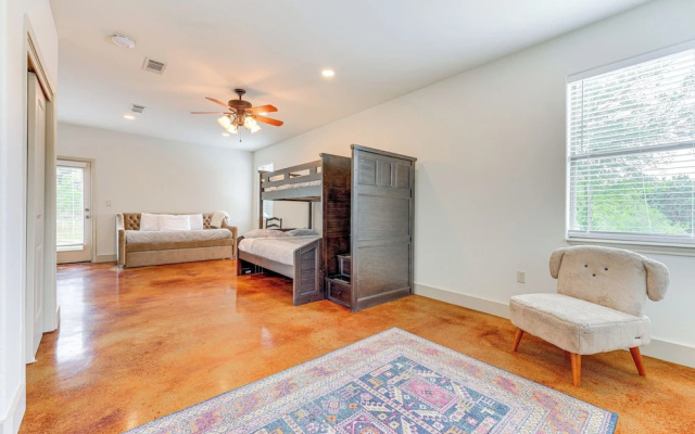 photo 3 of San Marcos Home w/ Fire Pit ~ 10 Mi to Downtown!