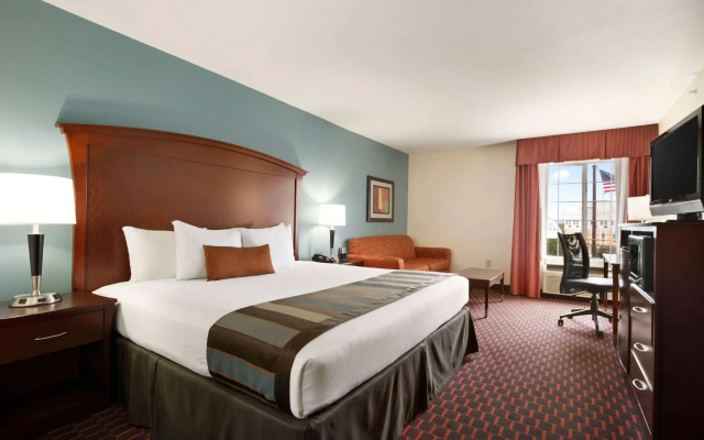 photo 4 of Wingate by Wyndham San Marcos