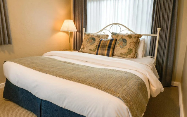photo 2 of Sandpiper Inn