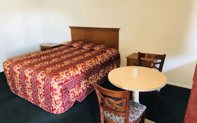 photo 4 of Sands Motel