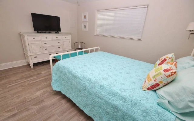 photo 2 of Sandy Toes on Cedar Apartment 2