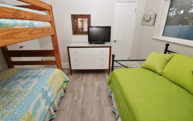 photo 4 of Sandy Toes on Cedar Apartment 2