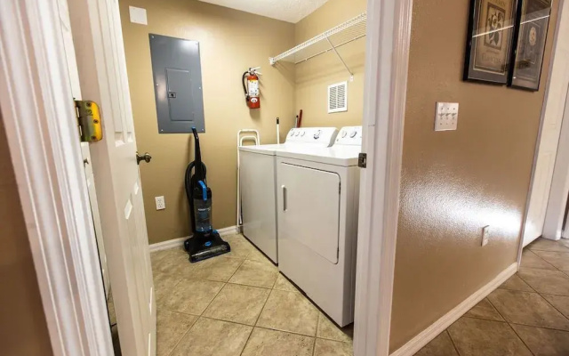 photo 3 of Cozy - Adorable 3 Bed 2.5 Bath Townhouse 1015