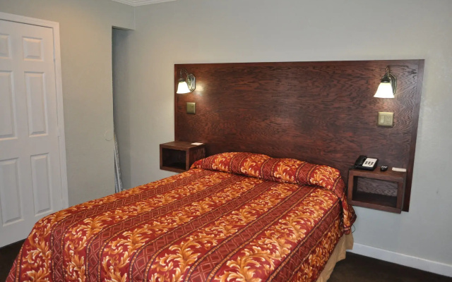photo 2 of Santa Cruz Inn Riverside