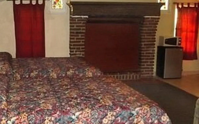 photo 3 of Santa Cruz Inn Riverside