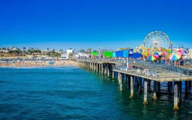photo 2 of SANTA MONICA LUXURY APARTMENT WALK to BEACH!