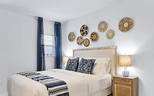 photo 4 of Santorini House - 3 Bed 2 Bath in Wilton Manors - Walking Distance to Wilton Drive