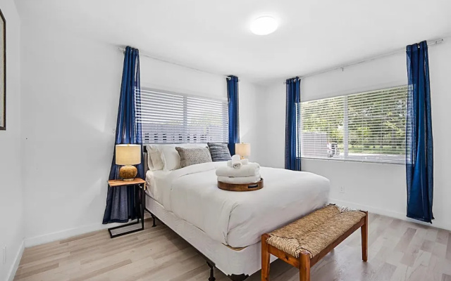 photo 5 of Santorini House - 3 Bed 2 Bath in Wilton Manors - Walking Distance to Wilton Drive