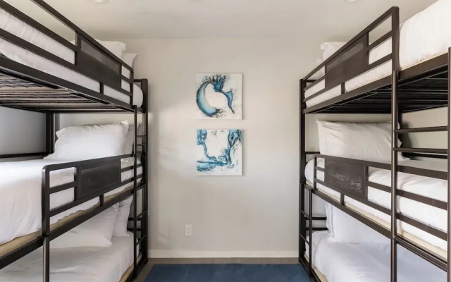 photo 3 of Sapphire By Avantstay Spacious Modern Getaway w/ Pool & Outdoor Grill