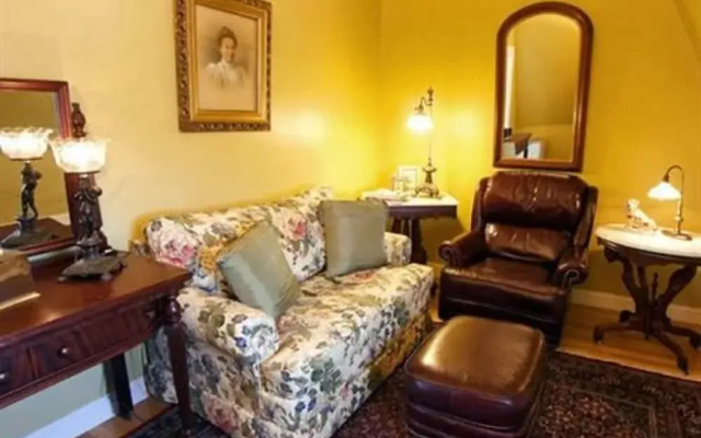 photo 3 of Sarah Kendall House