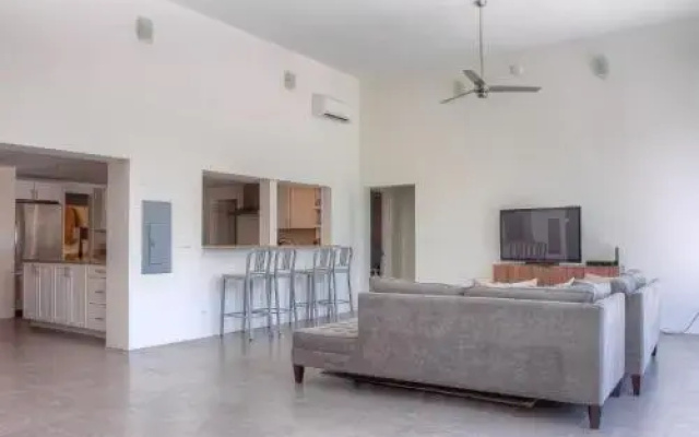 photo 2 of Sarasota 18 - 5 Br Home