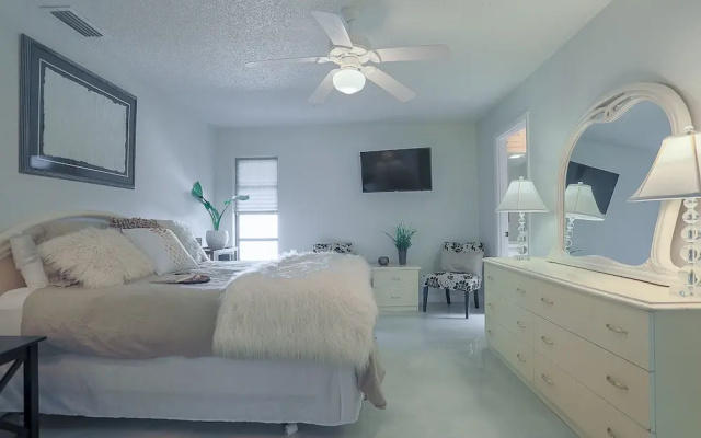 photo 3 of Sarasota 33 - 2 Br Home