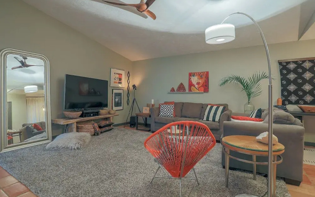 photo 2 of Sarasota 40 - 2 Br Home