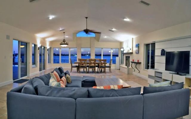 photo 2 of Sarasota - Dunmore 8730