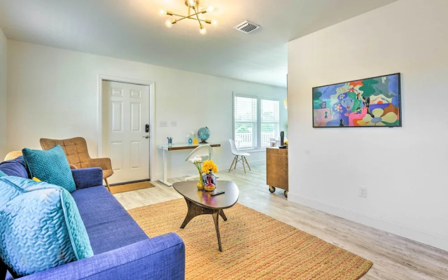 photo 3 of Near Downtown + Ocean: Sarasota Getaway