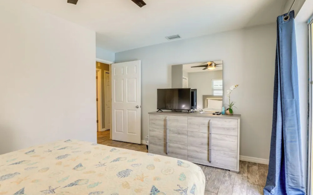 photo 5 of Sarasota Home w/ Heated Pool: 3 Mi to Airport!