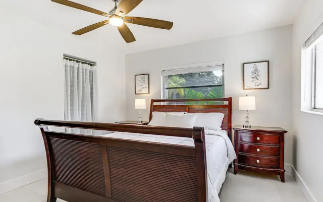 photo 3 of Sarasota Home w/ Private Pool ~ 10 Mi to Beach!