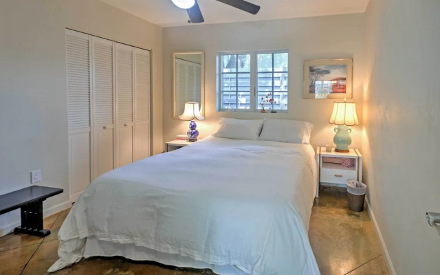 photo 4 of Sarasota House w/ Backyard Oasis: 6 Mi to Beach!