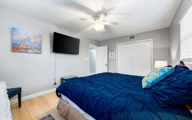 photo 3 of Sarasota Seascape 3 Bedroom Home by RedAwning