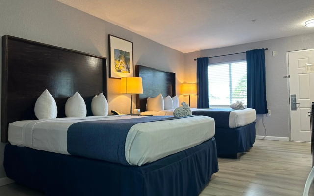 photo 2 of Lantern Inn & Suites