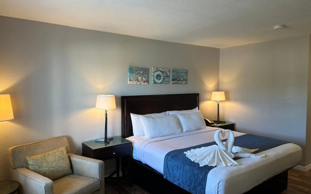 photo 3 of Lantern Inn & Suites
