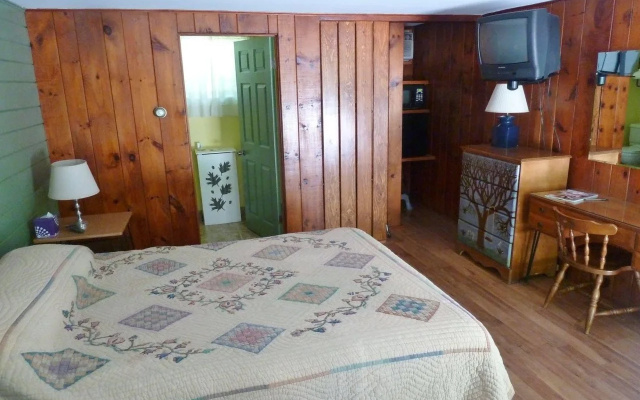 photo 4 of Saratoga Garden Motel