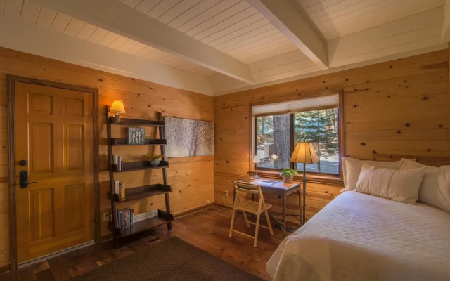 photo 3 of Saunders 3 Bedroom Holiday Home By Tahoe Truckee