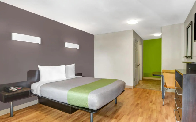 photo 2 of Studio 6 Extended Stay - Atlanta, GA - Chamblee