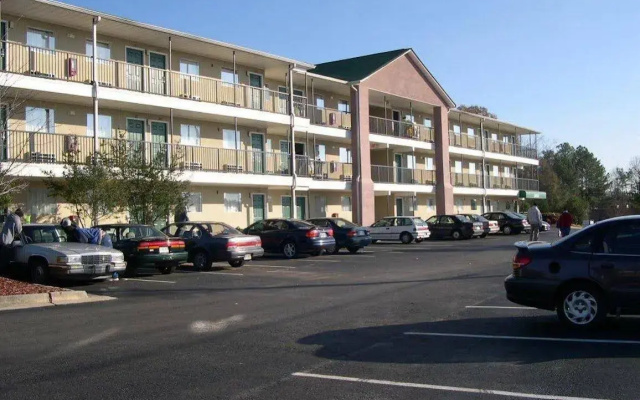photo 3 of Savannah Suites Greenville