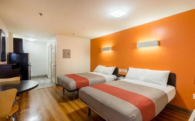 photo 3 of Motel 6 Greenville, SC
