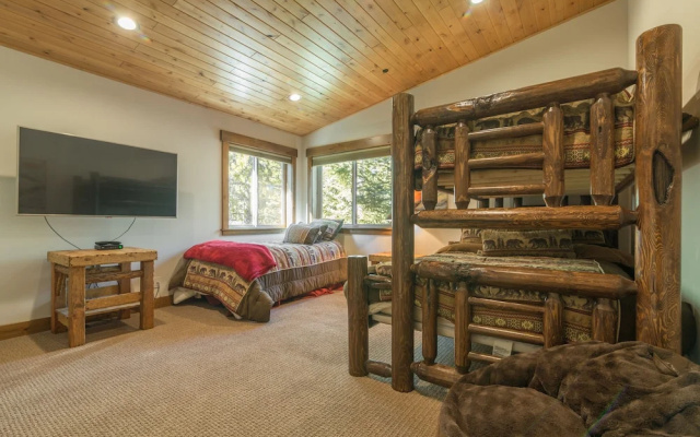 photo 3 of Sawtooth by Avantstay Spacious Pine Tree Cabin w/ Hot Tub