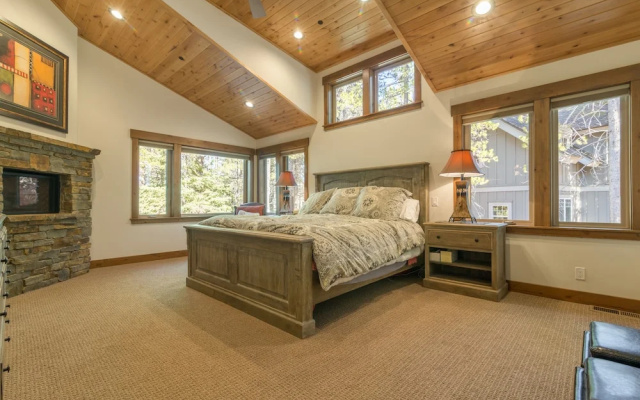 photo 5 of Sawtooth by Avantstay Spacious Pine Tree Cabin w/ Hot Tub