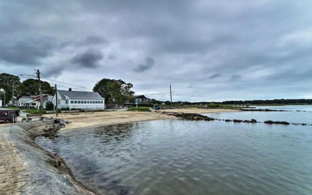 photo 5 of Saybrook Manor House, Walk to Cove Beach!