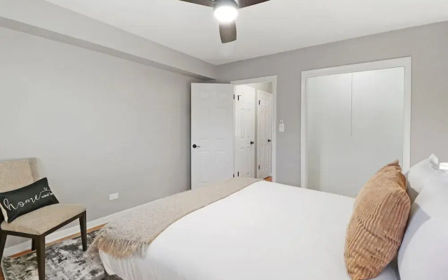 photo 3 of Scenic 1BR APT in Arlington Heights